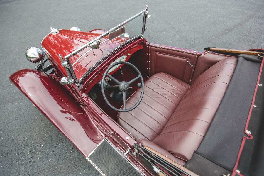 Интерьер DeSoto Model SA Roadster 1931 года  (фото 8 из 21)